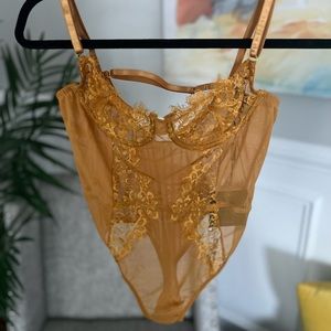 Honey Mustard Lace Bodysuit